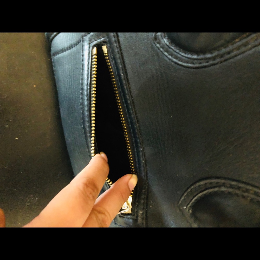 Celine Paris - Picture 3 of 8